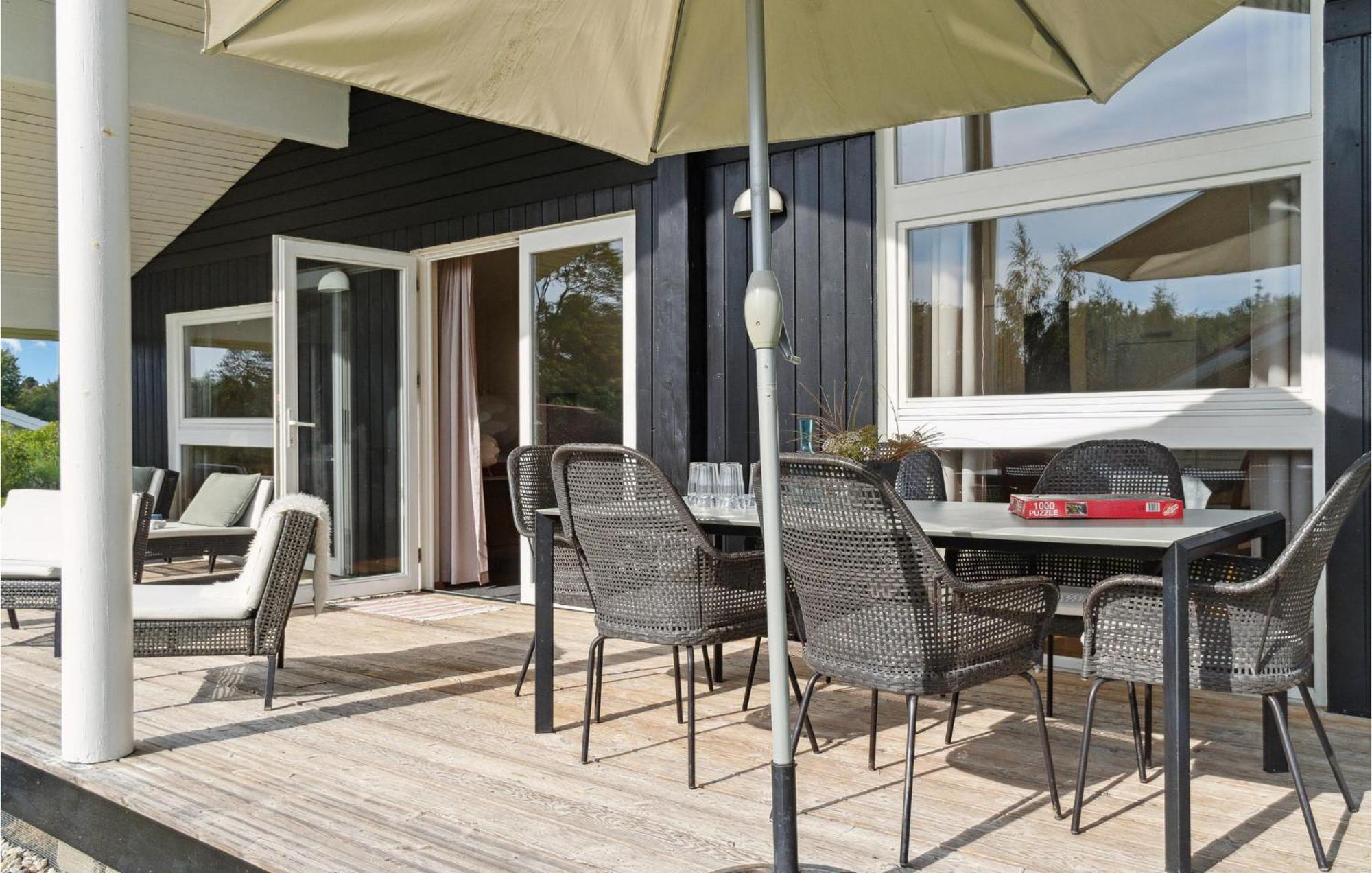 Three-Bedroom Holiday Home in Askeby Buitenkant foto