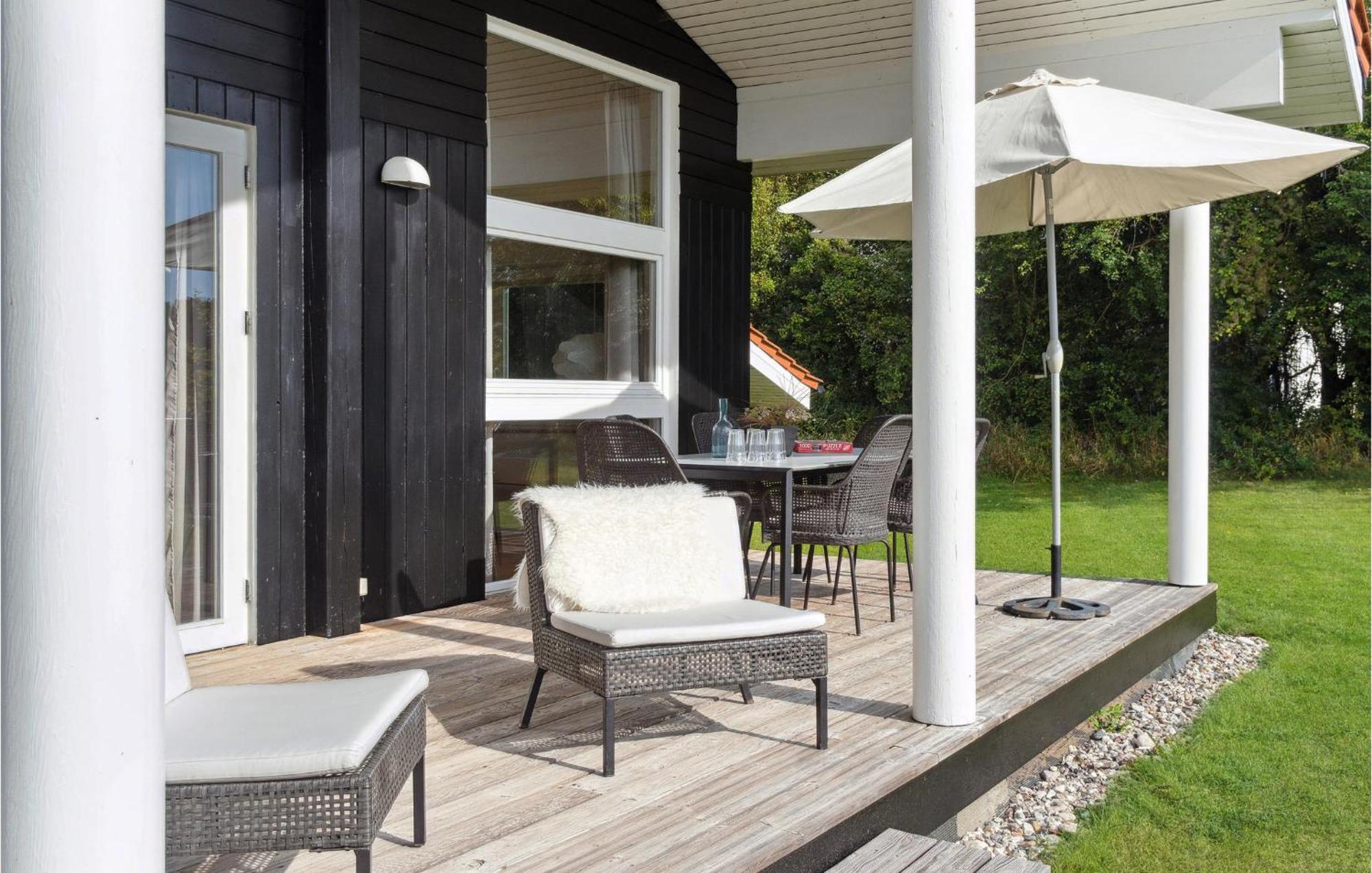 Three-Bedroom Holiday Home in Askeby Buitenkant foto